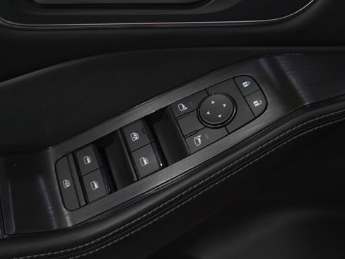 Used 2021 Nissan Rogue SV w/ Premium Package image 23