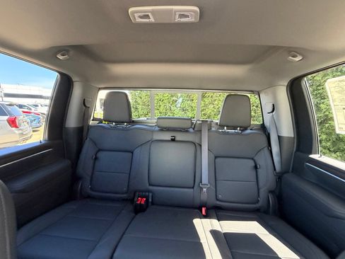 New 2026 GMC Sierra 2500 SLT w/ SLT Premium Package AWD/4WD image 3