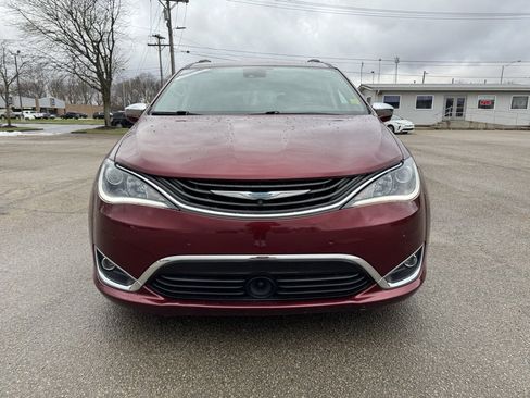 Used 2017 Chrysler Pacifica Platinum image 9
