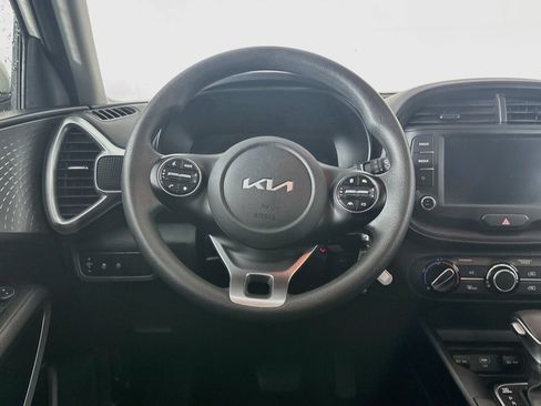Used 2025 Kia Soul LX w/ LX Technology Package FWD image 17