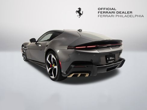 Certified 2025 Ferrari 12Cilindri RWD image 5