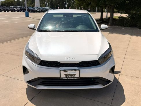 Used 2023 Kia Forte LXS FWD image 2