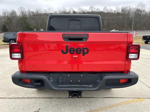 Used 2022 Jeep Gladiator Sport image 5