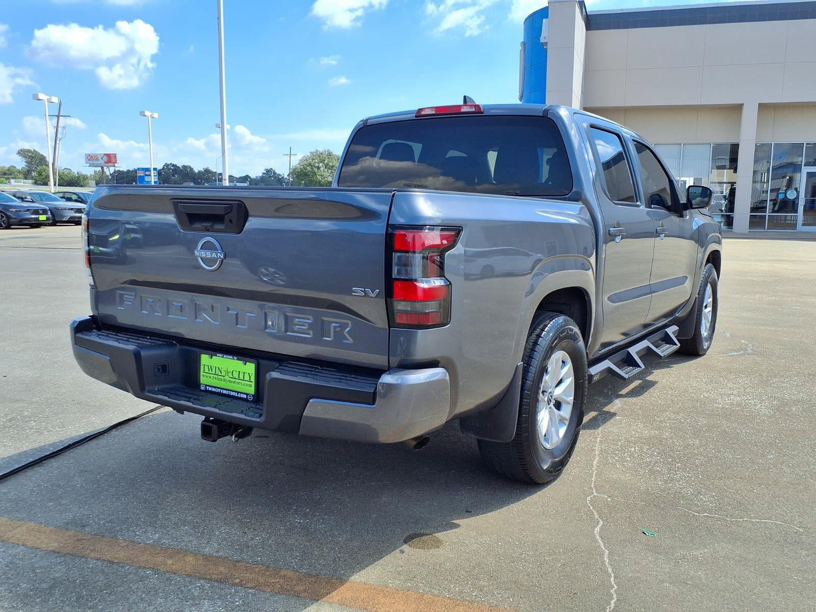 Used 2024 Nissan Frontier SV RWD image 4