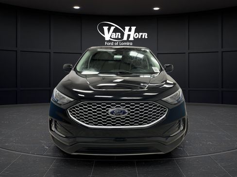 Used 2024 Ford Edge SEL w/ Convenience Package AWD/4WD image 2