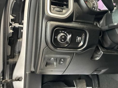 Used 2020 RAM 1500 Big Horn AWD/4WD image 13