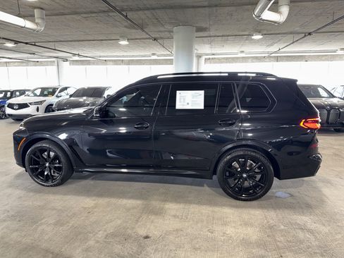 Used 2025 BMW X7 xDrive40i w/ M Sport Package AWD/4WD image 5