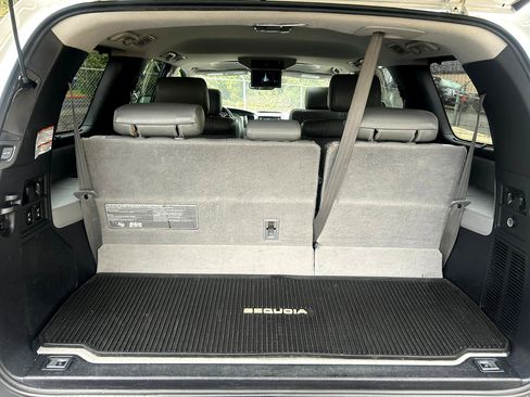 Used 2014 Toyota Sequoia Platinum image 20