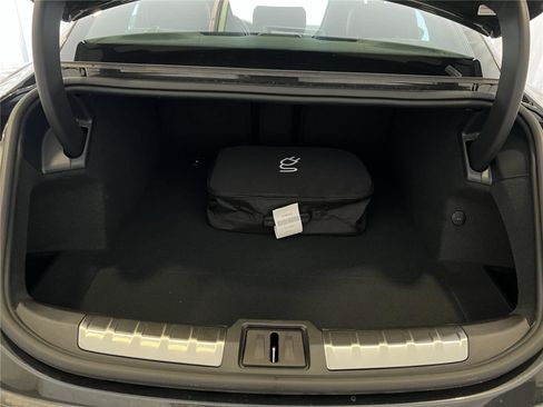 Used 2025 Porsche Taycan image 28