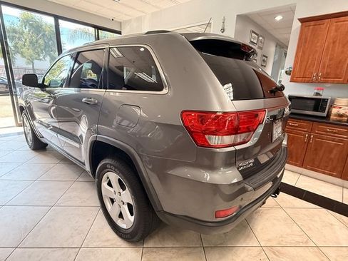 Used 2012 Jeep Grand Cherokee Laredo AWD/4WD image 19