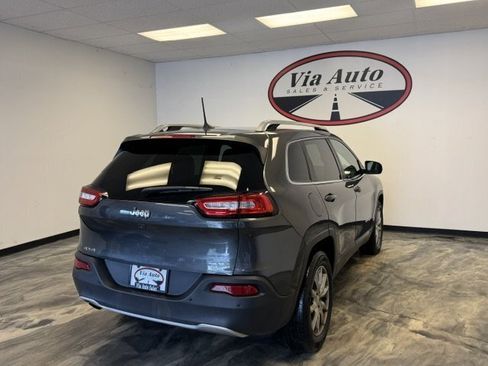 Used 2018 Jeep Cherokee Limited AWD/4WD image 9