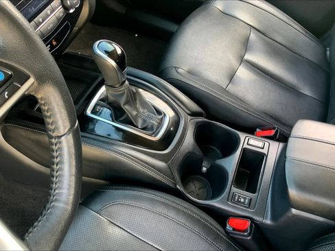 Used 2020 Nissan Rogue SL image 17