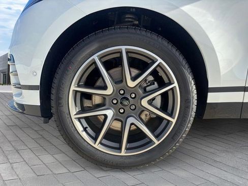 New 2026 Land Rover Range Rover Velar Dynamic SE image 9