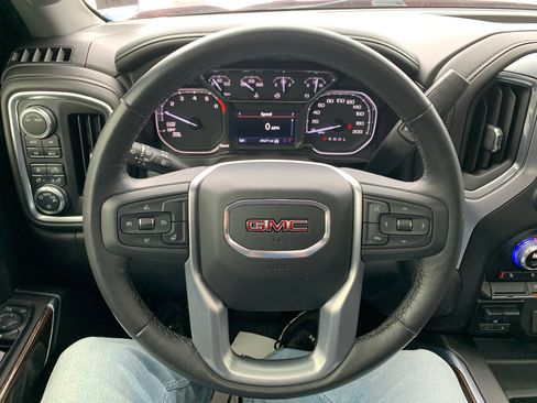 Used 2021 GMC Sierra 1500 Elevation w/ Preferred Package image 18