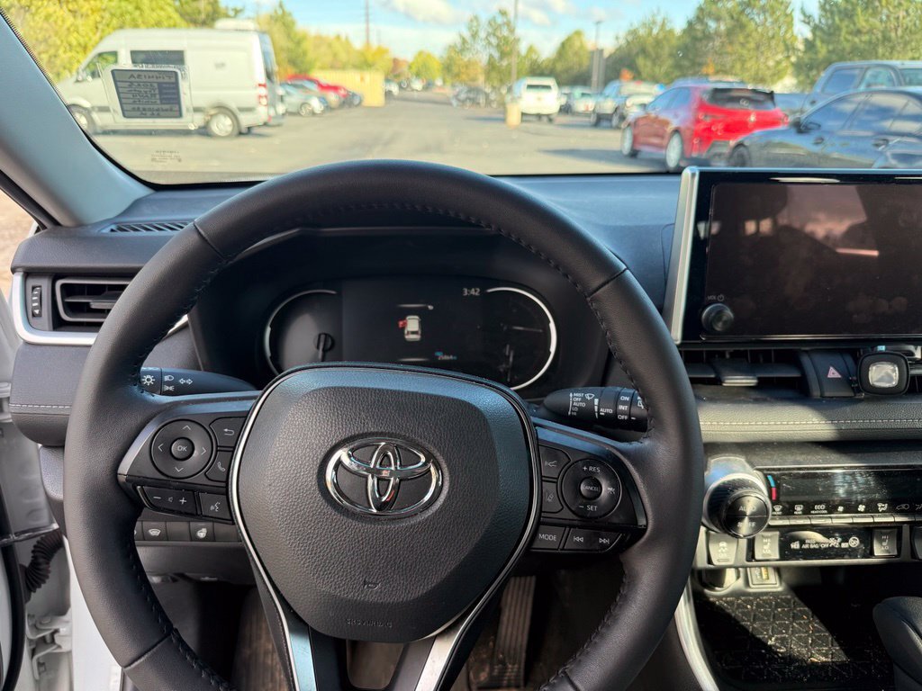 Used 2025 Toyota RAV4 XLE w/ Convenience Package AWD/4WD image 26