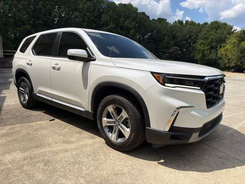 Used 2025 Honda Pilot EX-L image 15