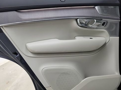 New 2026 Volvo XC90 T8 Ultra w/ Protection Package Premier AWD/4WD image 16