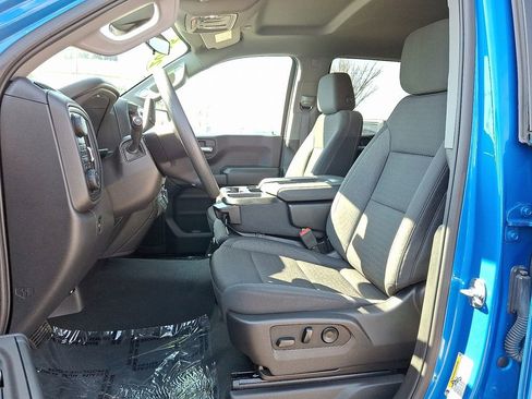 Used 2025 Chevrolet Silverado 1500 Custom w/ Turbomax Blackout Package image 13