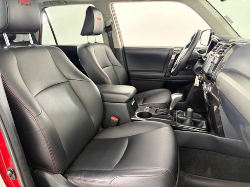 Used 2017 Toyota 4Runner TRD Off-Road Premium AWD/4WD image 30