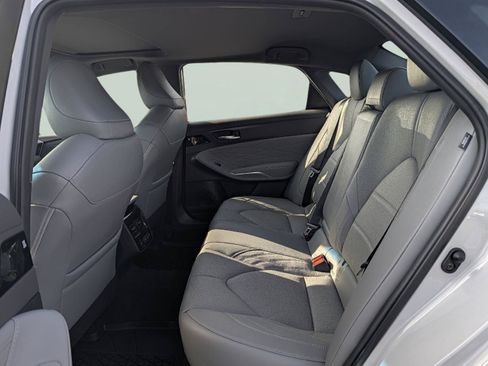 Used 2022 Toyota Avalon Limited w/ Advanced Safety Package FWD image 17