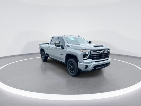 Used 2024 Chevrolet Silverado 2500 LTZ w/ LTZ Plus Package AWD/4WD image 2