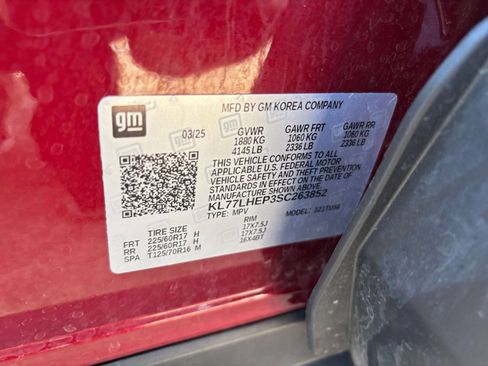 Used 2025 Chevrolet Trax LT w/ LT Convenience Package FWD image 28