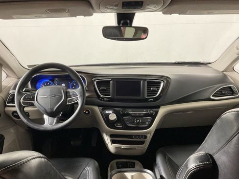 Used 2021 Chrysler Voyager Lxi image 19