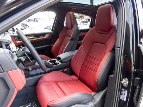 New 2026 Porsche Cayenne Coupe AWD/4WD image 5