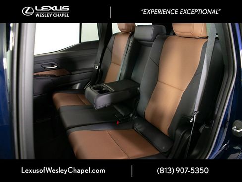 Used 2025 Lexus GX 550 w/ Accessory Package (Z1) image 24