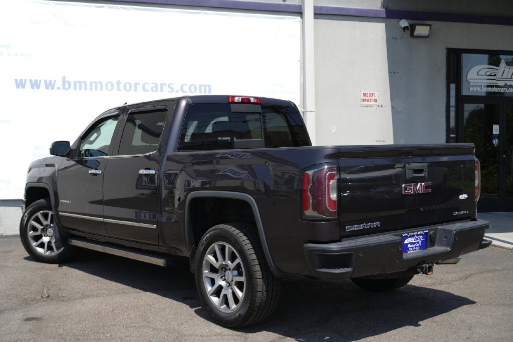 Used 2016 GMC Sierra 1500 Denali w/ Enhanced Driver Alert Package AWD/4WD image 4