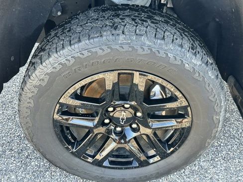 Used 2023 Chevrolet Silverado 1500 Custom Trail Boss w/ LPO, Dark Essentials Package image 15