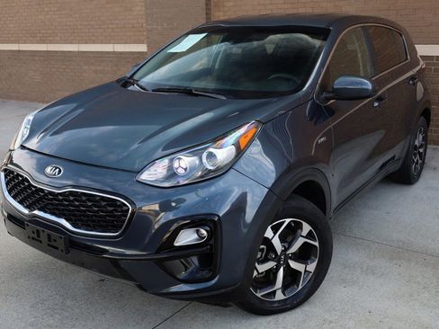 Used 2022 Kia Sportage LX image 7