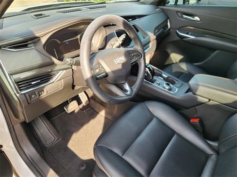 Used 2023 Cadillac XT4 Sport w/ Cold Weather Package image 7