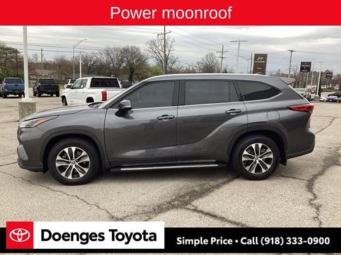 Used 2022 Toyota Highlander XLE image 4