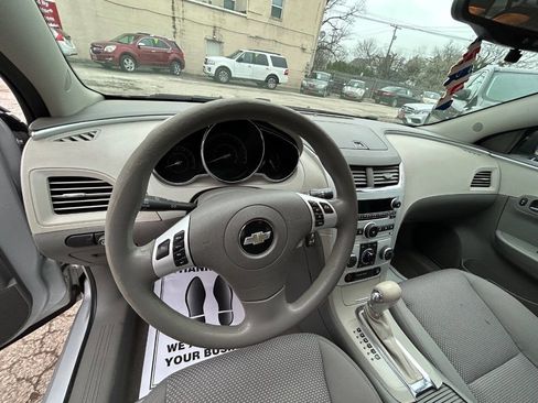 Used 2010 Chevrolet Malibu LS image 5