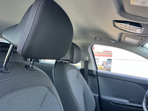Used 2025 Kia K4 FWD image 16