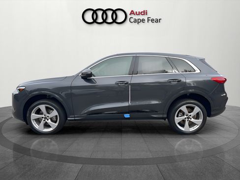 Used 2025 Audi Q5 Premium Plus w/ Premium Plus AWD/4WD image 2