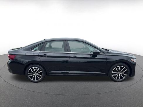 Used 2025 Volkswagen Jetta SE image 16