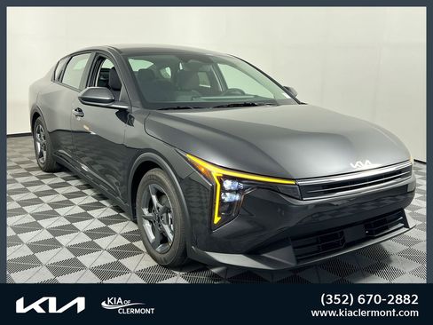 New 2026 Kia K4 LXS image 1