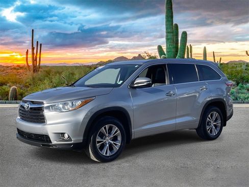 Used 2015 Toyota Highlander XLE image 7