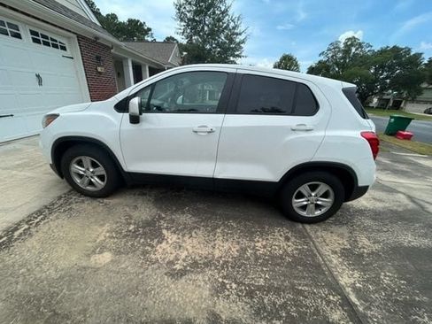 Used 2020 Chevrolet Trax LS w/ Tint and Cruise Package FWD image 3