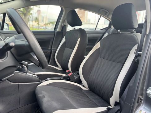 Used 2021 Nissan Versa SV image 8