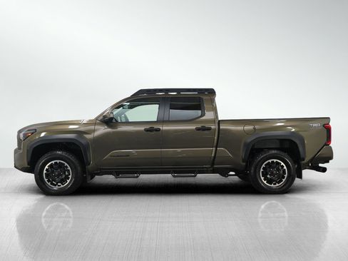 Used 2024 Toyota Tacoma TRD Off-Road image 2