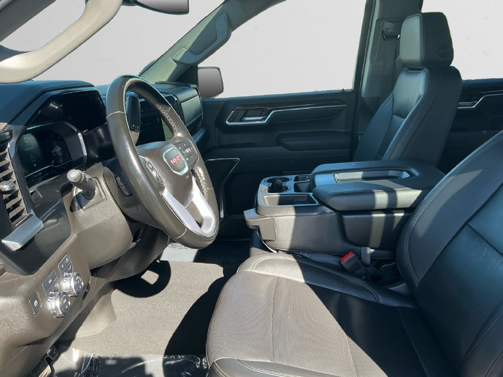 Used 2025 GMC Sierra 1500 SLT AWD/4WD image 9
