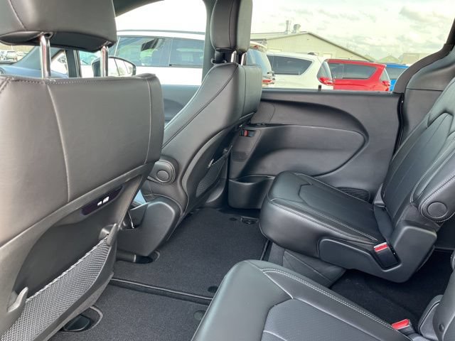 New 2026 Chrysler Pacifica Select w/ S Appearance Package FWD image 23