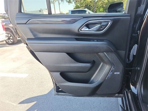 Certified 2024 GMC Yukon SLT w/ SLT Luxury Package image 11