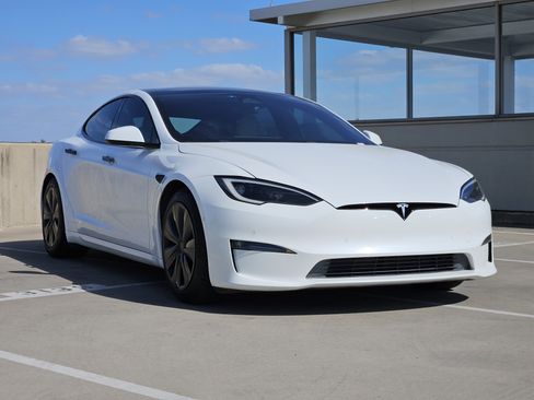 Used 2022 Tesla Model S image 10