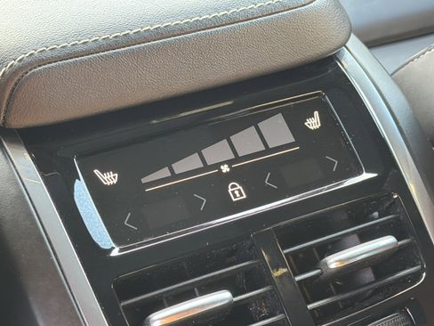 Used 2021 Volvo XC60 T5 R-Design image 22