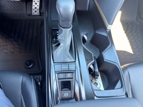 Used 2025 Toyota Camry SE w/ Multimedia Upgrade Package image 7