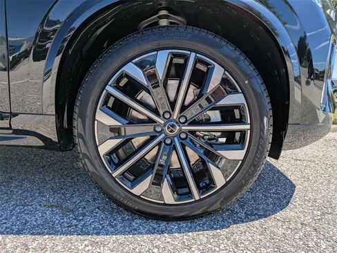 New 2026 Volvo XC90 B6 Plus w/ Protection Package Premier image 11